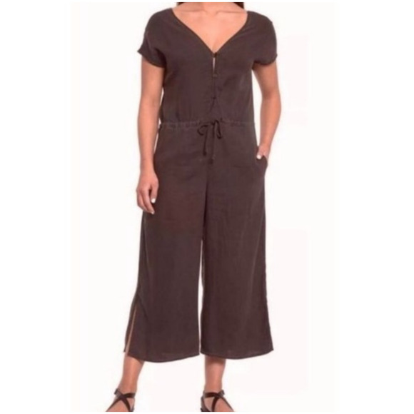 Anthropologie Pants - Anthropologie Cloth & Stone Cropped Jumpsuit Brown